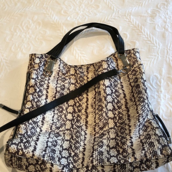 Vince Camuto Riley tote - Picture 1 of 2